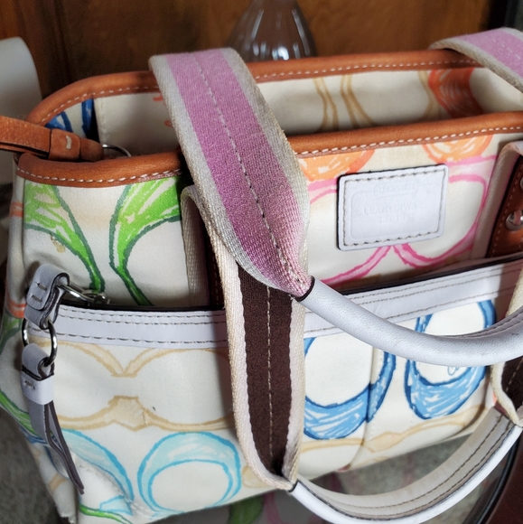 Coach Hamptons Weekend Signature Scribble tote - Picture 3 of 16